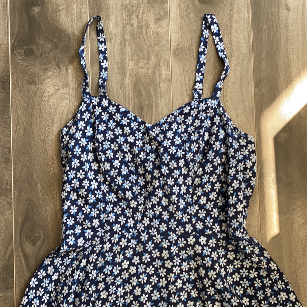 Women’s Old Navy cami navy floral dress - daisy - Picture 3 of 8